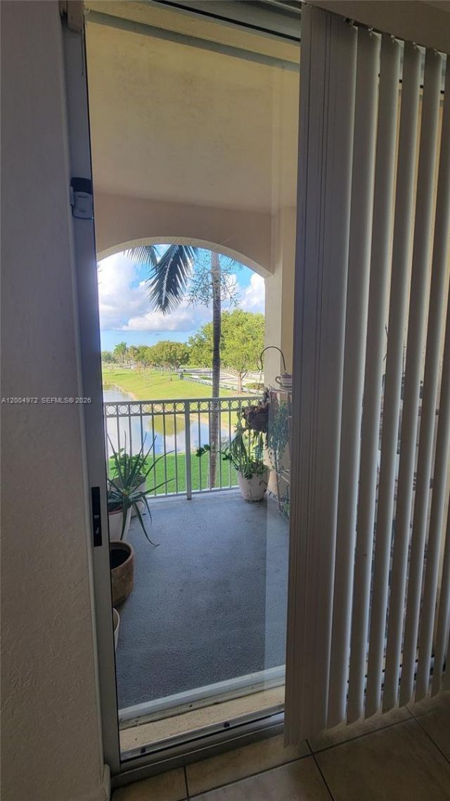 10012 NW 7th St , Unit 209, Miami, FL 33172 Photo