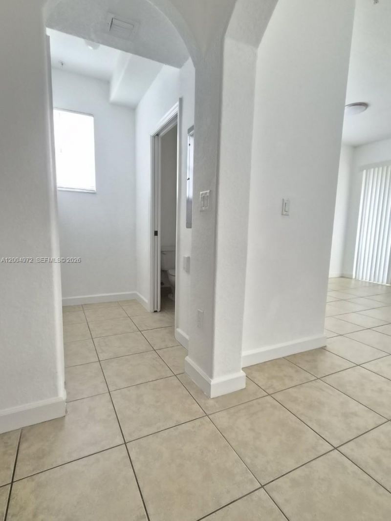 10012 NW 7th St, Unit 209, Miami, FL 33172 Photo