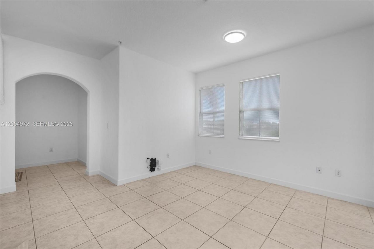 10012 NW 7th St , Unit 209, Miami, FL 33172 Photo