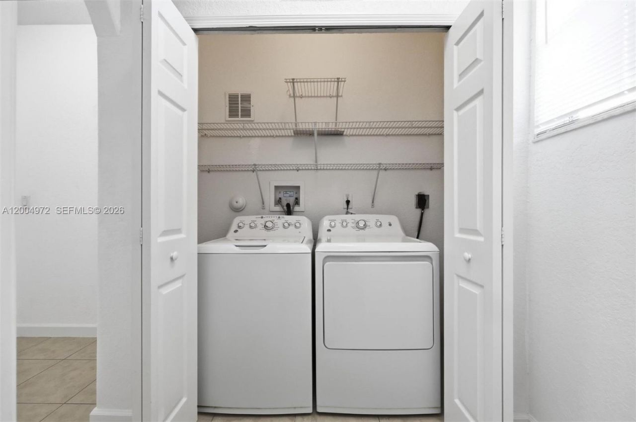 10012 NW 7th St, Unit 209, Miami, FL 33172 Photo