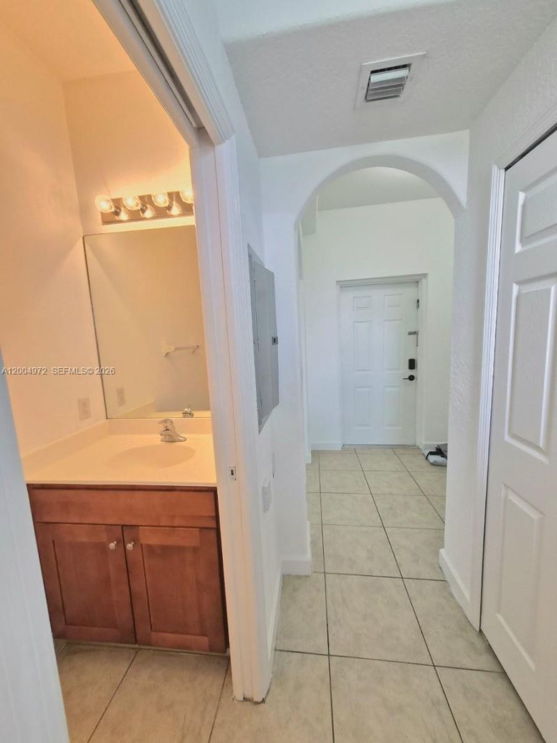 10012 NW 7th St, Unit 209, Miami, FL 33172 Photo