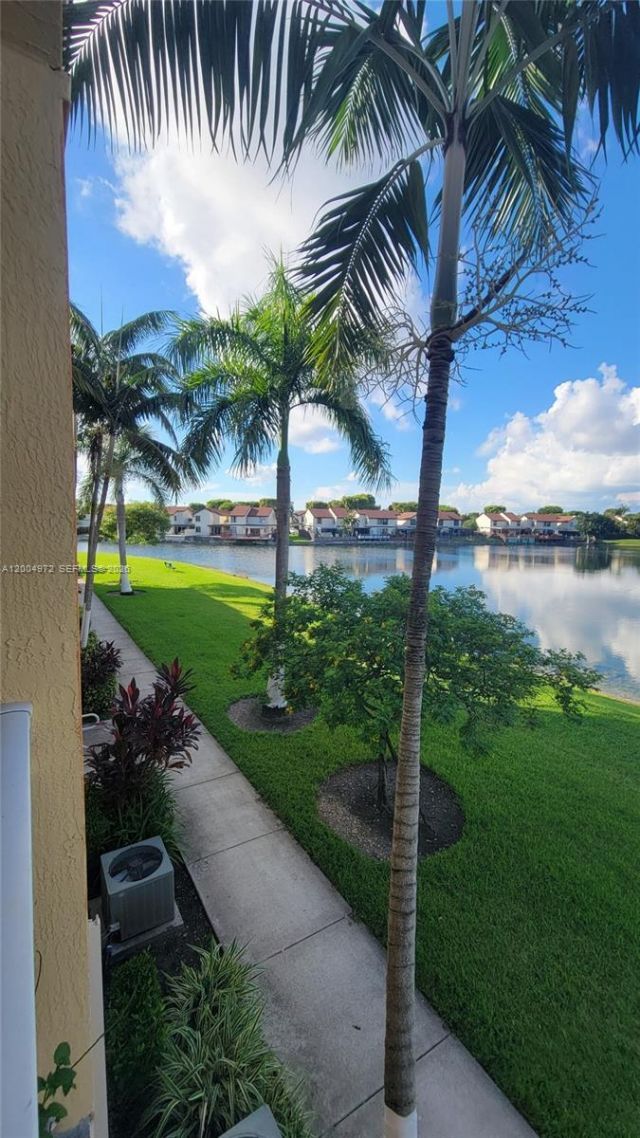 10012 NW 7th St , Unit 209, Miami, FL 33172 Photo