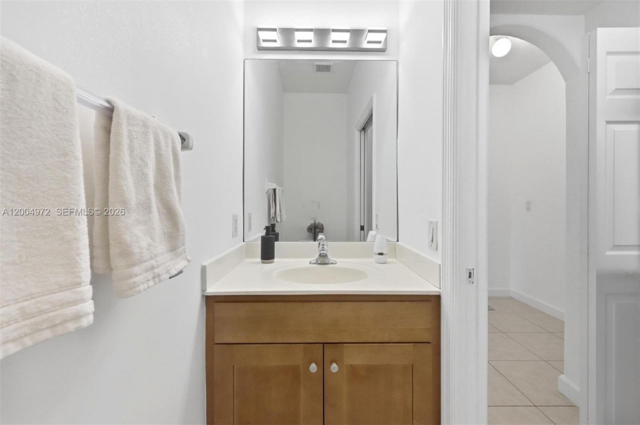 10012 NW 7th St, Unit 209, Miami, FL 33172 Photo