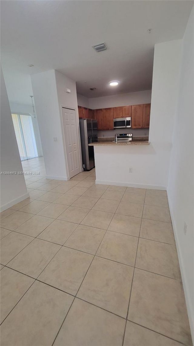 10012 NW 7th St , Unit 209, Miami, FL 33172 Photo