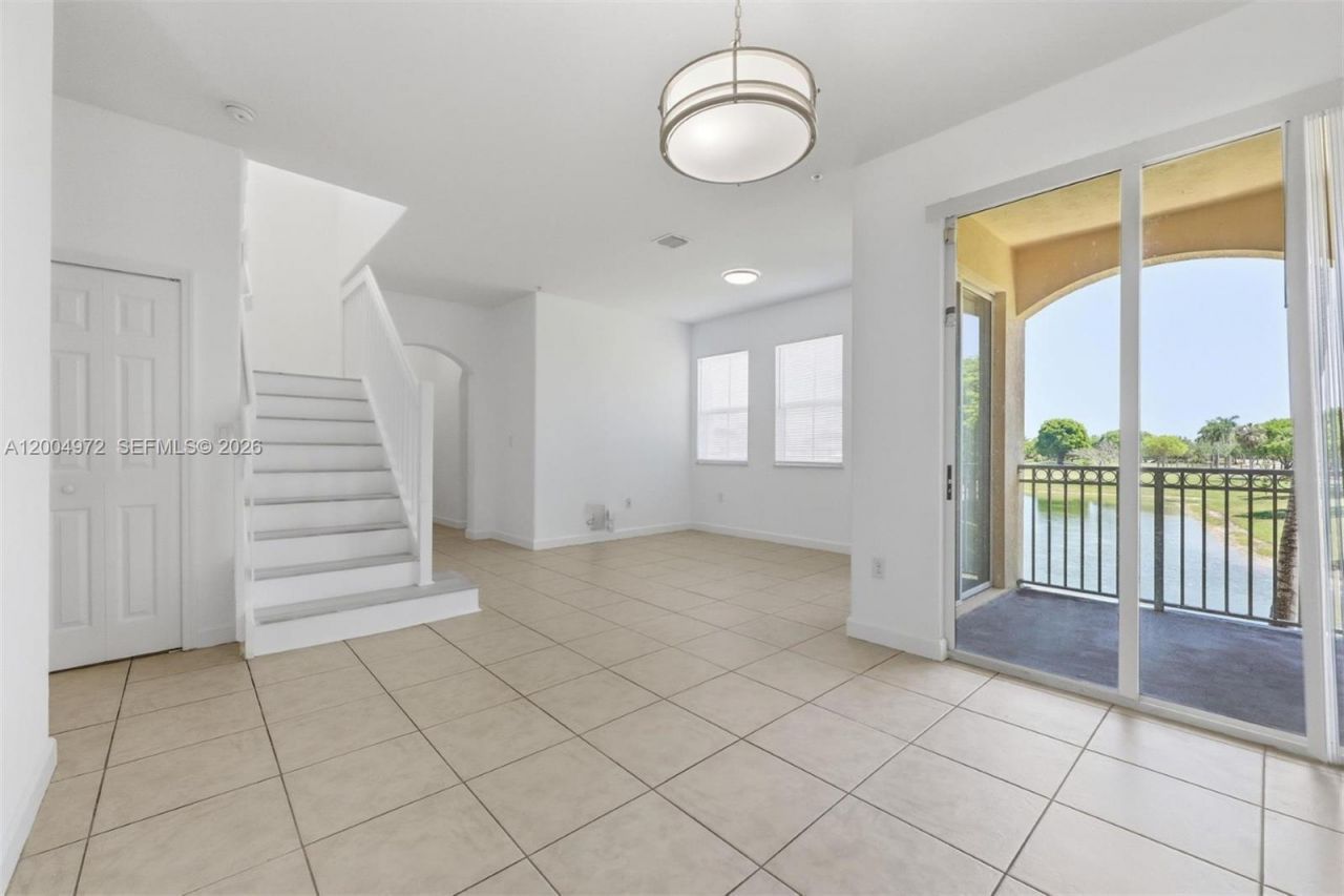 10012 NW 7th St, Unit 209, Miami, FL 33172 Photo