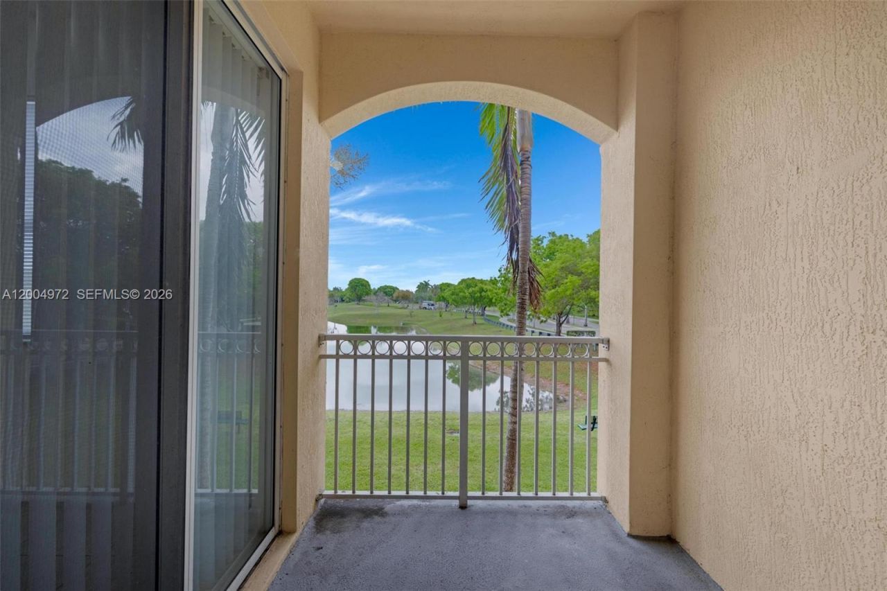 10012 NW 7th St, Unit 209, Miami, FL 33172 Photo