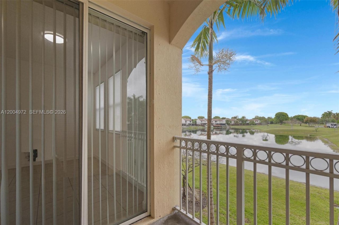 10012 NW 7th St, Unit 209, Miami, FL 33172 Photo