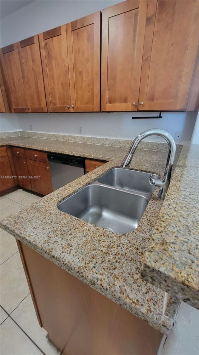 10012 NW 7th St , Unit 209, Miami, FL 33172 Photo