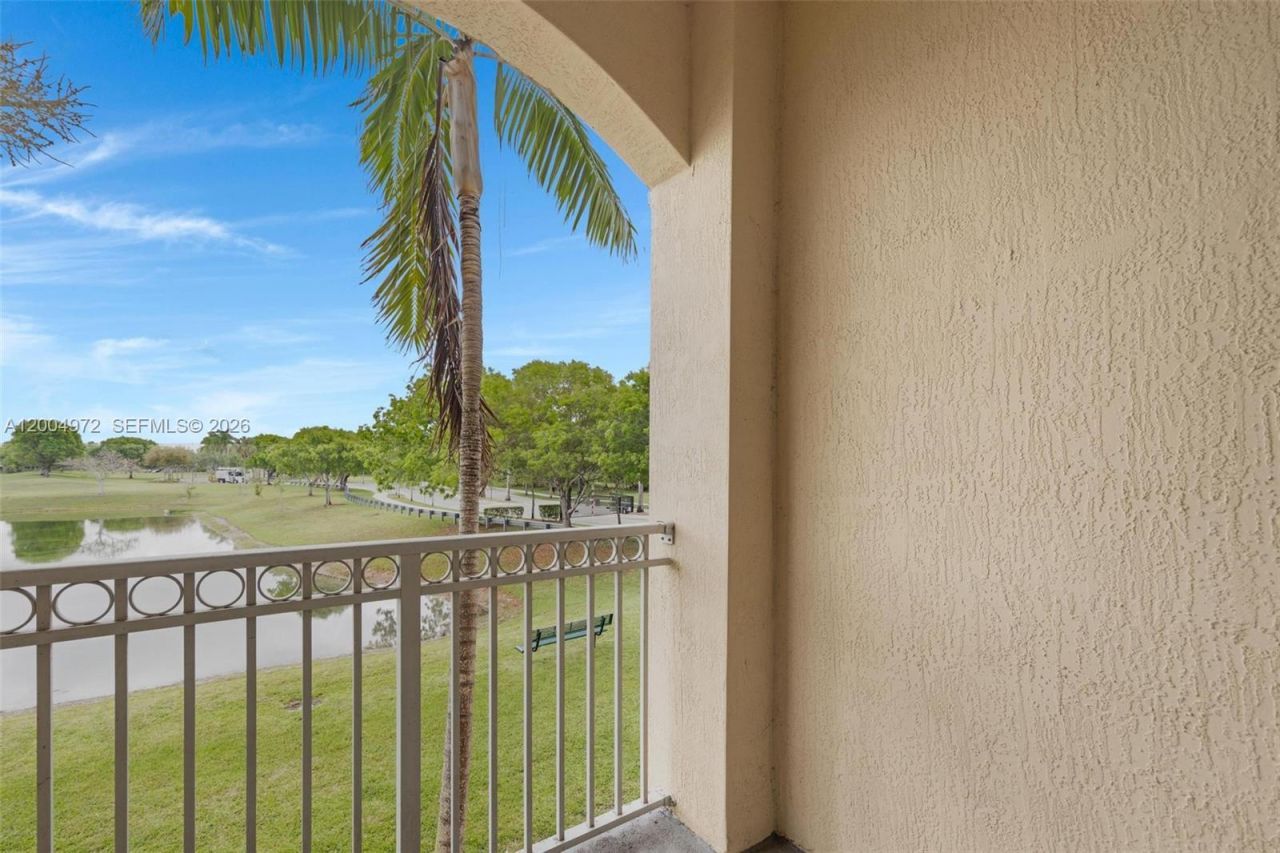 10012 NW 7th St, Unit 209, Miami, FL 33172 Photo