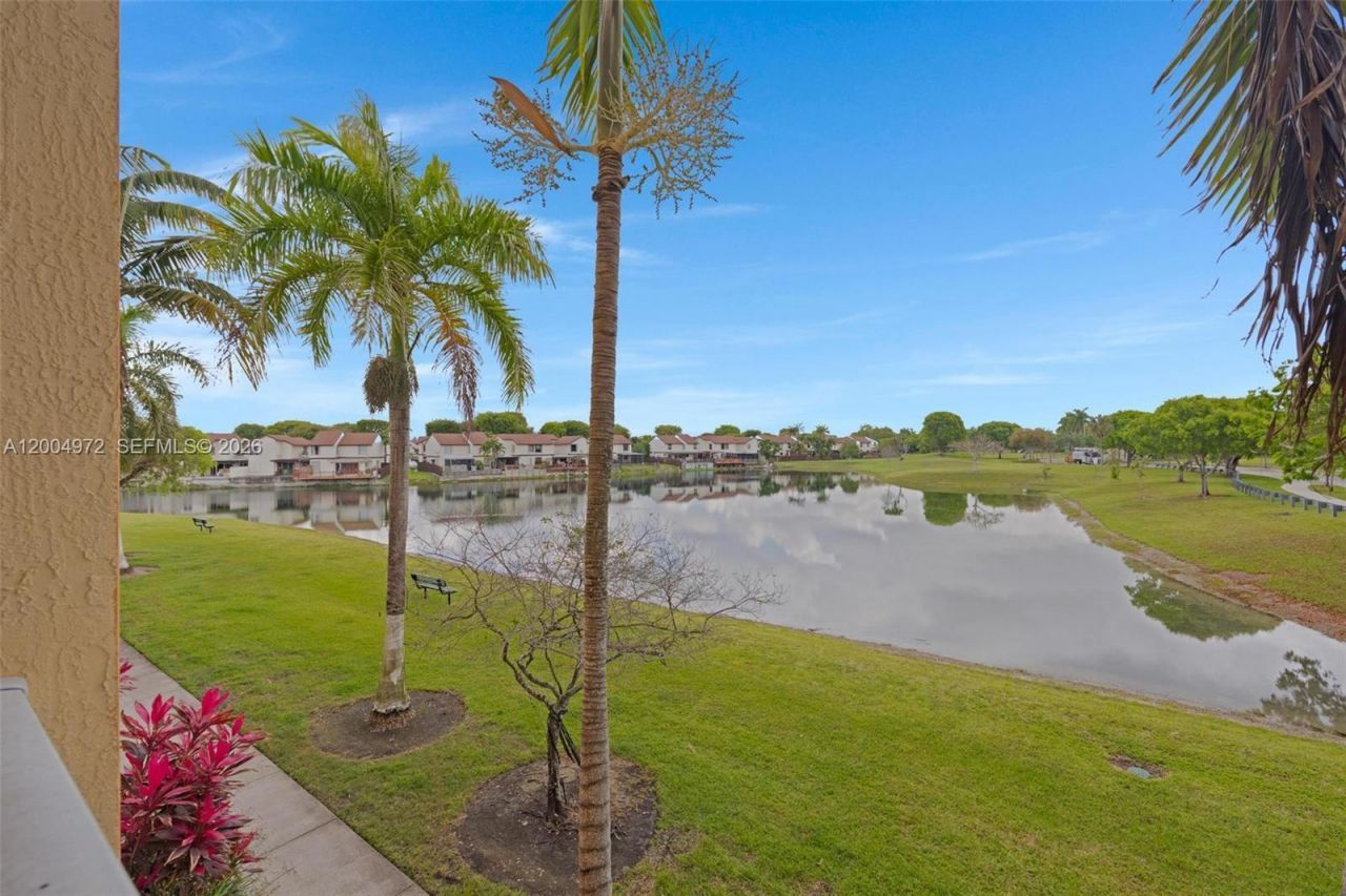 10012 NW 7th St, Unit 209, Miami, FL 33172 Photo