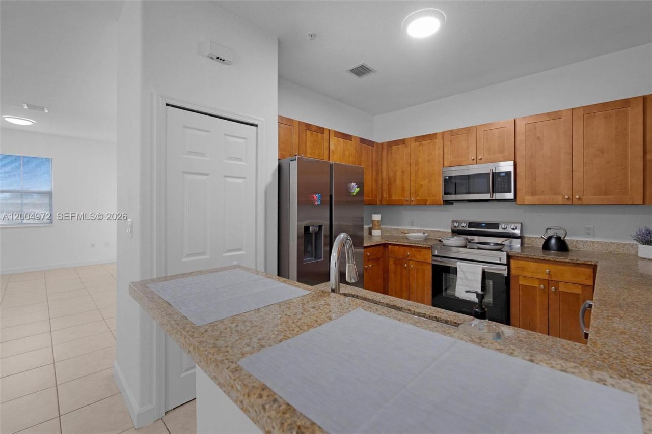 10012 NW 7th St , Unit 209, Miami, FL 33172 Photo