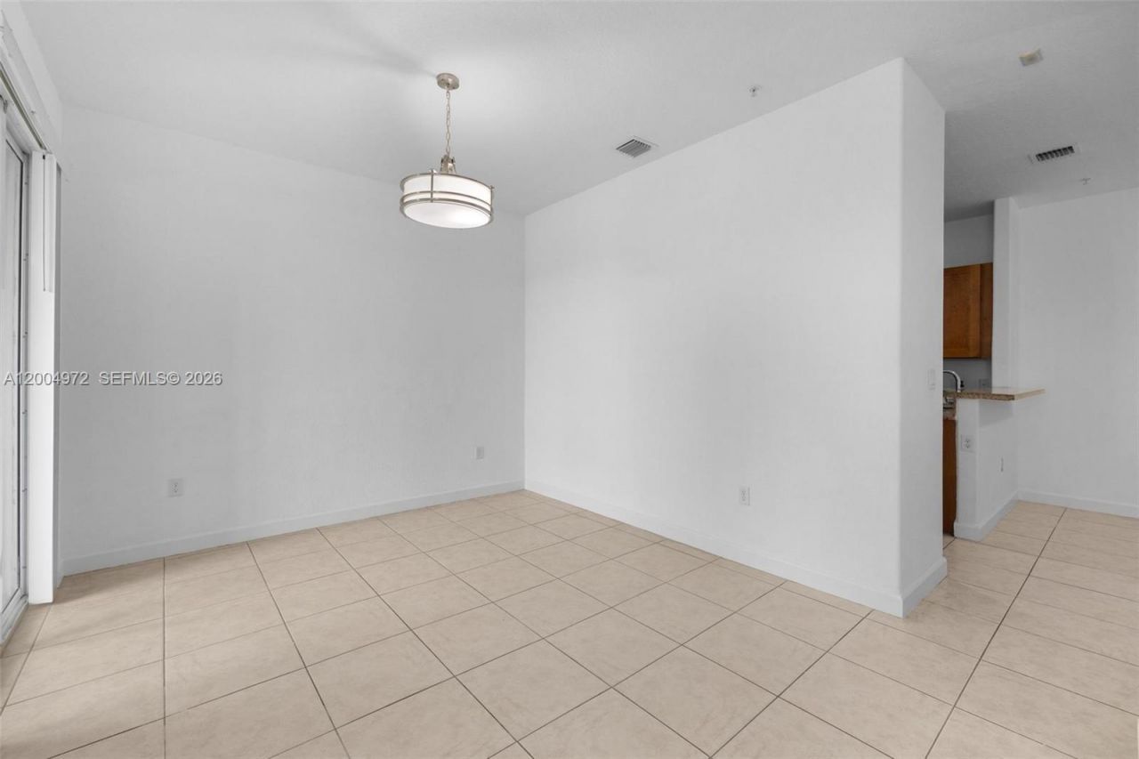 10012 NW 7th St, Unit 209, Miami, FL 33172 Photo