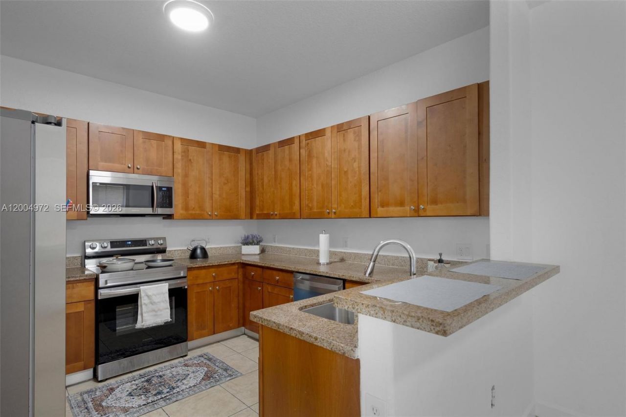 10012 NW 7th St, Unit 209, Miami, FL 33172 Photo
