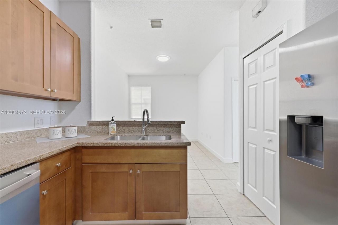 10012 NW 7th St, Unit 209, Miami, FL 33172 Photo