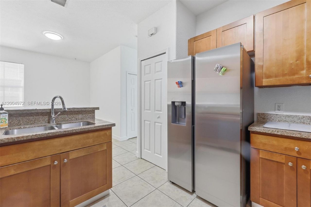 10012 NW 7th St, Unit 209, Miami, FL 33172 Photo