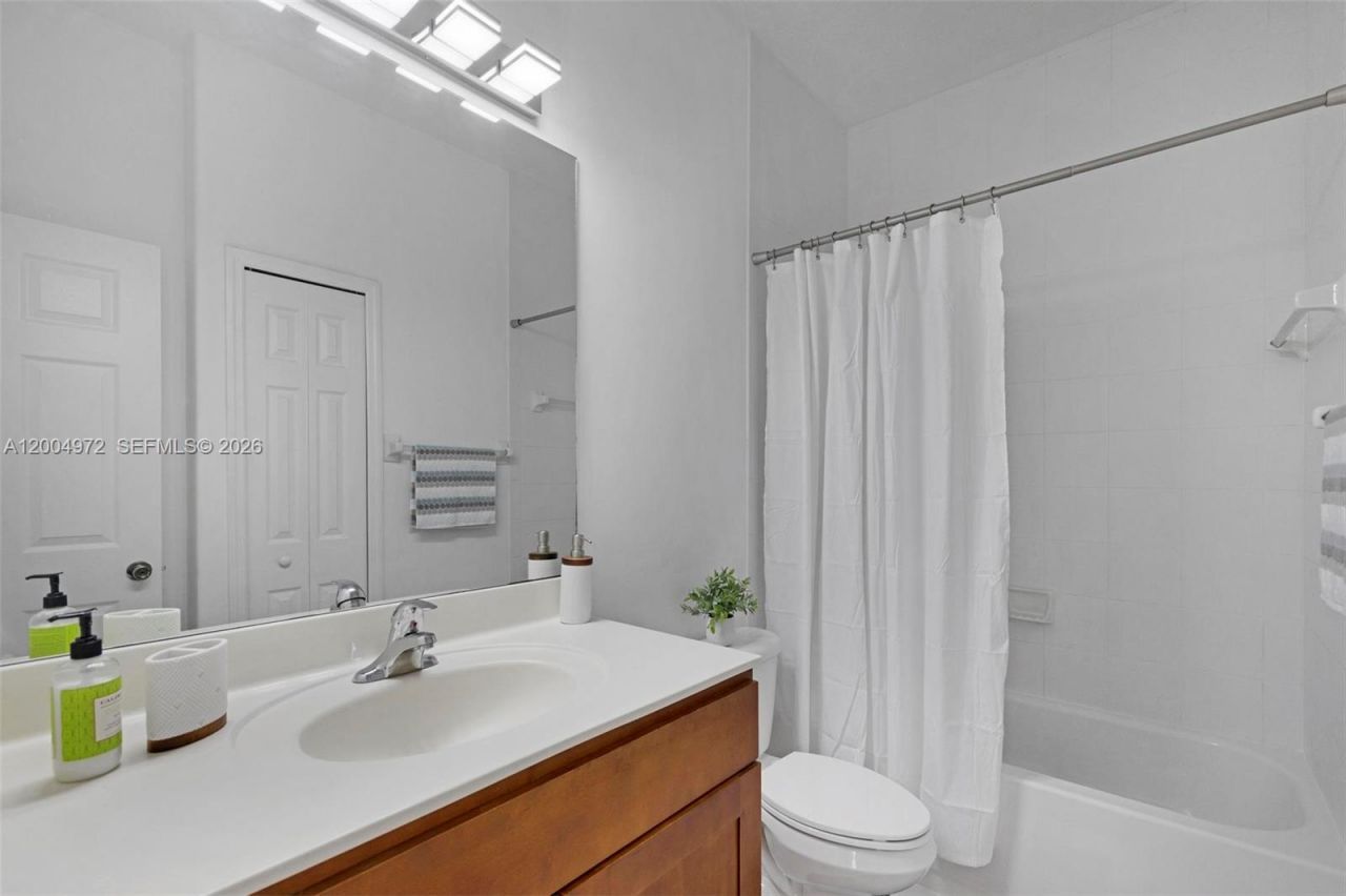 10012 NW 7th St , Unit 209, Miami, FL 33172 Photo