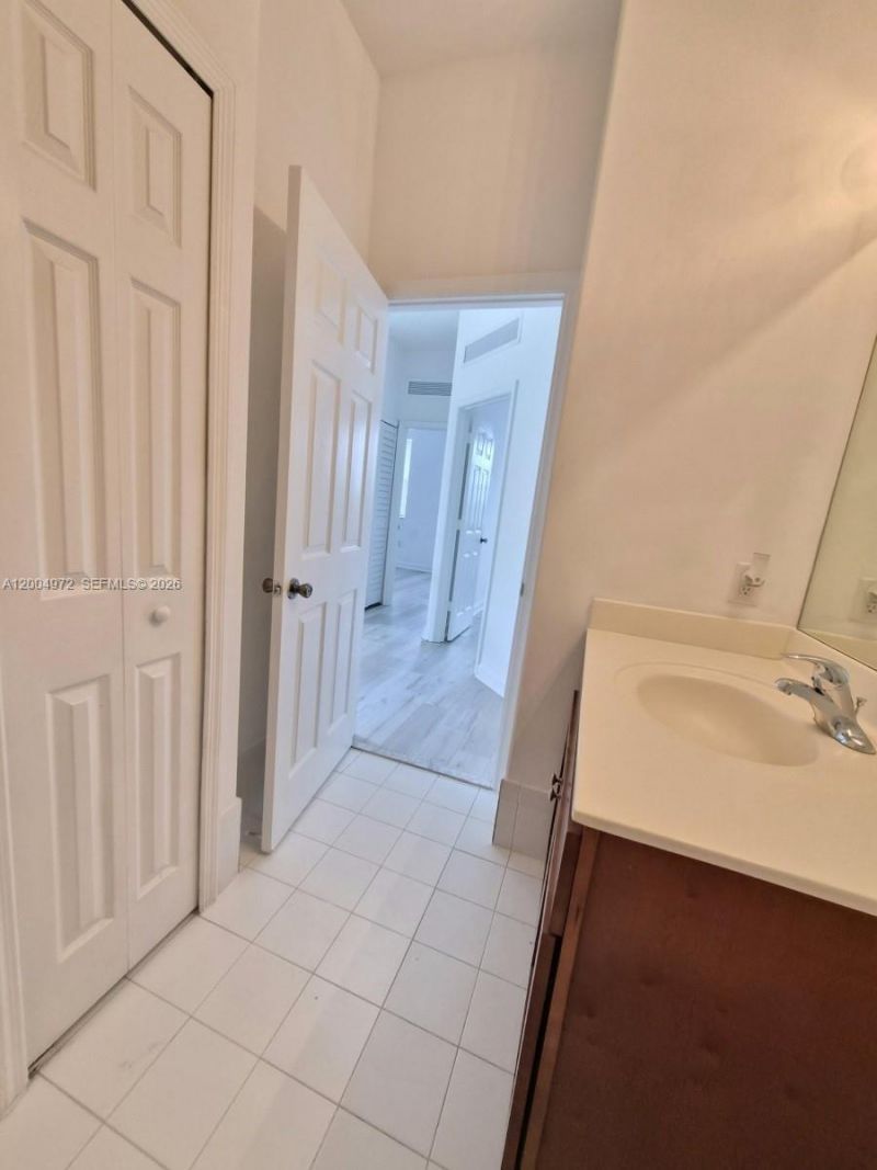 10012 NW 7th St, Unit 209, Miami, FL 33172 Photo