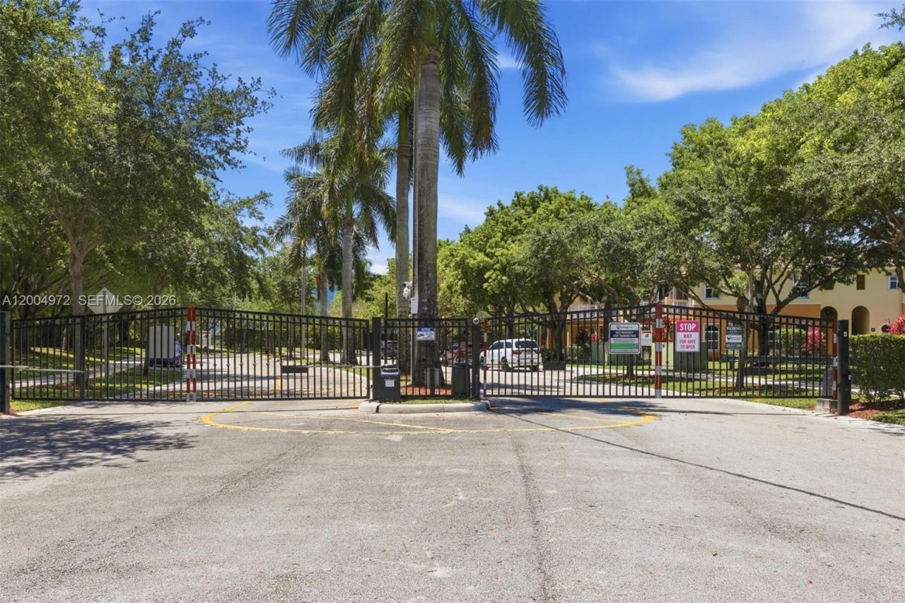 10012 NW 7th St, Unit 209, Miami, FL 33172 Photo