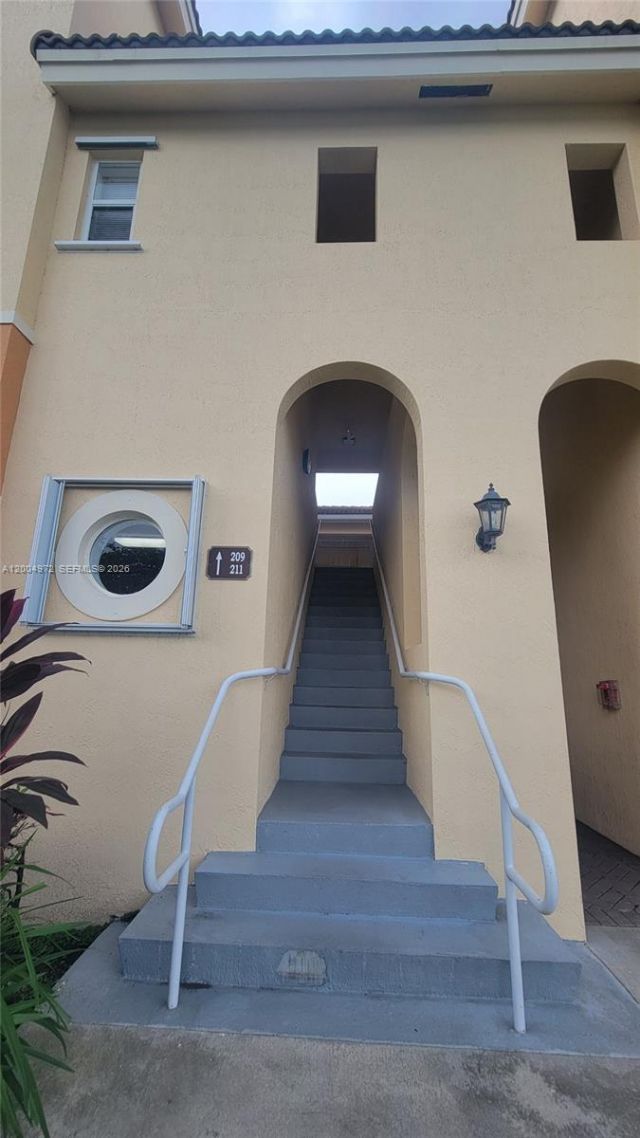 10012 NW 7th St , Unit 209, Miami, FL 33172 Photo