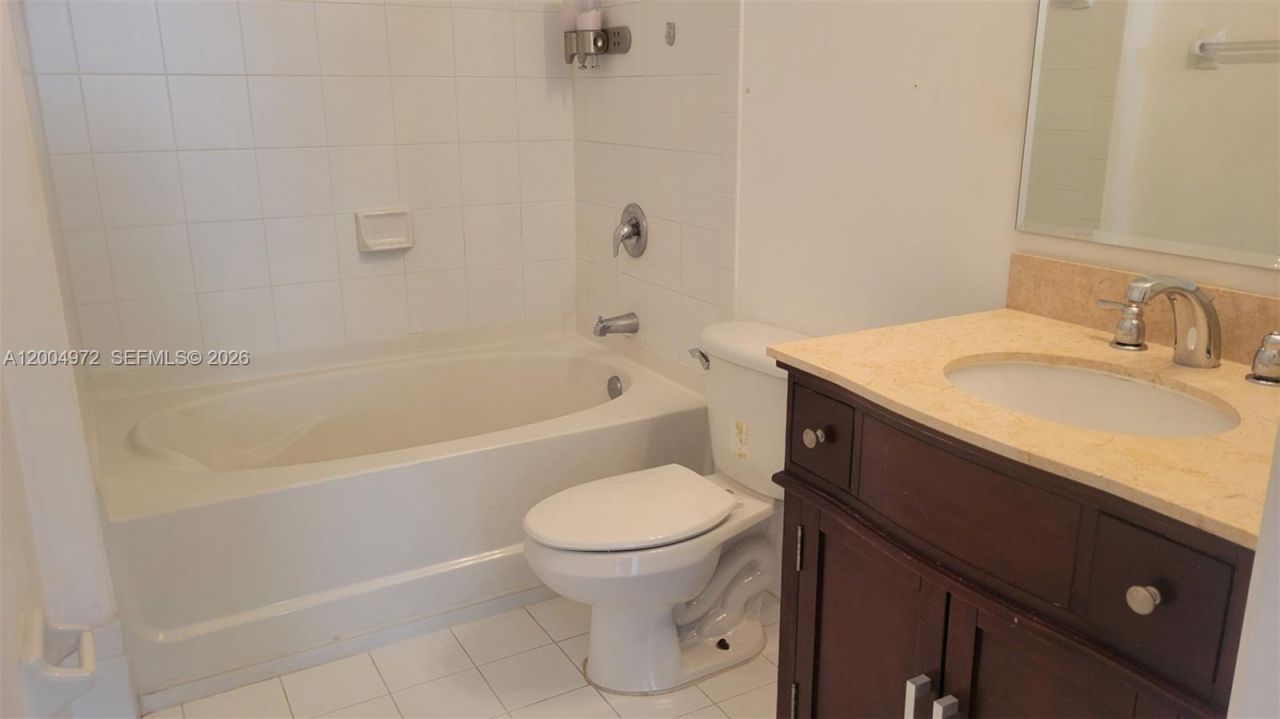 10012 NW 7th St , Unit 209, Miami, FL 33172 Photo