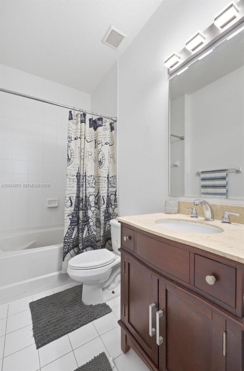 10012 NW 7th St, Unit 209, Miami, FL 33172 Photo