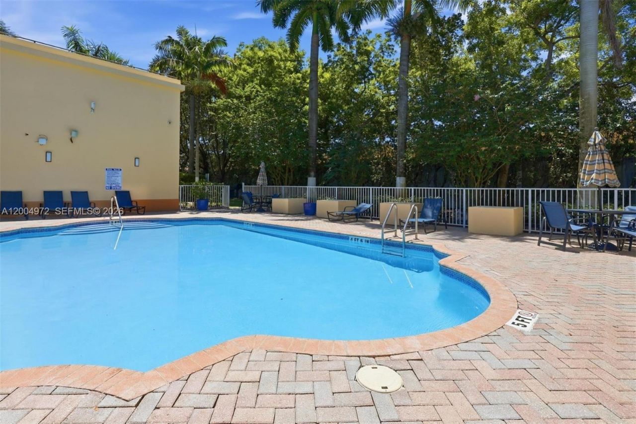 10012 NW 7th St, Unit 209, Miami, FL 33172 Photo