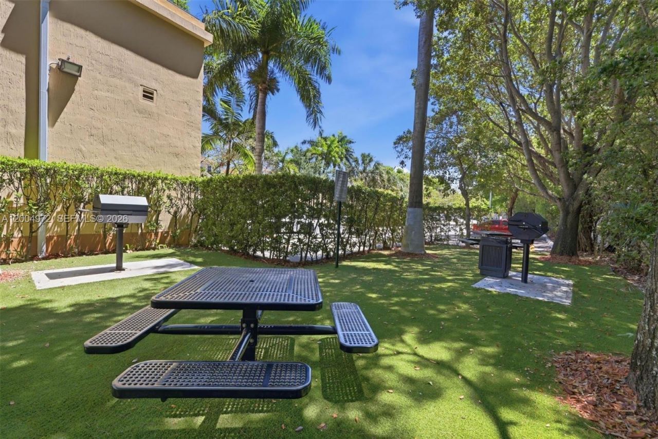 10012 NW 7th St, Unit 209, Miami, FL 33172 Photo