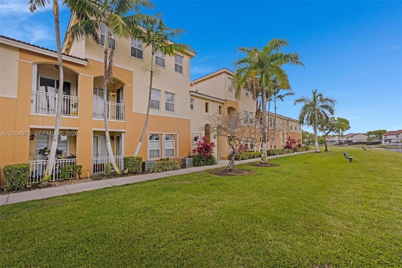 10012 NW 7th St, Unit 209, Miami, FL 33172 Photo