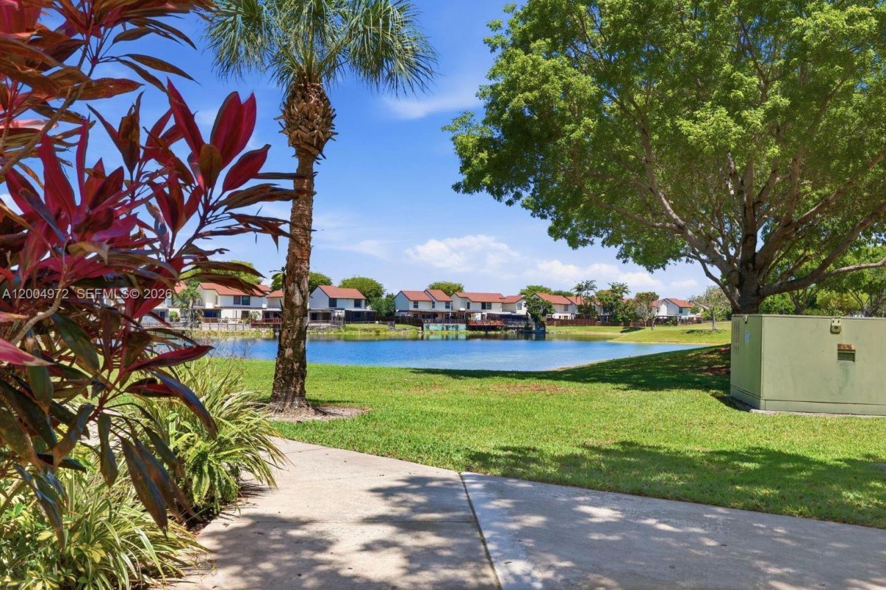 10012 NW 7th St, Unit 209, Miami, FL 33172 Photo