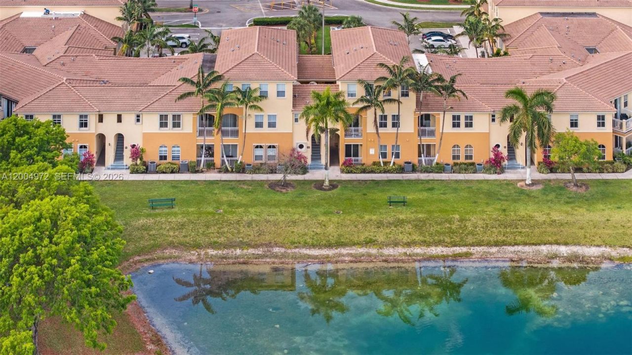 10012 NW 7th St, Unit 209, Miami, FL 33172 Photo