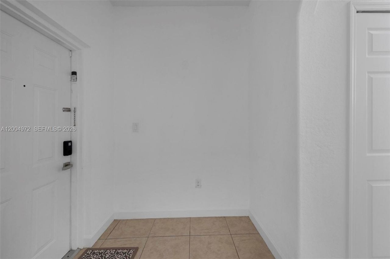 10012 NW 7th St , Unit 209, Miami, FL 33172 Photo