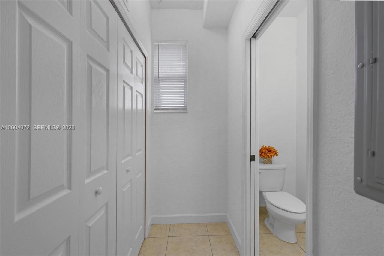 10012 NW 7th St , Unit 209, Miami, FL 33172 Photo