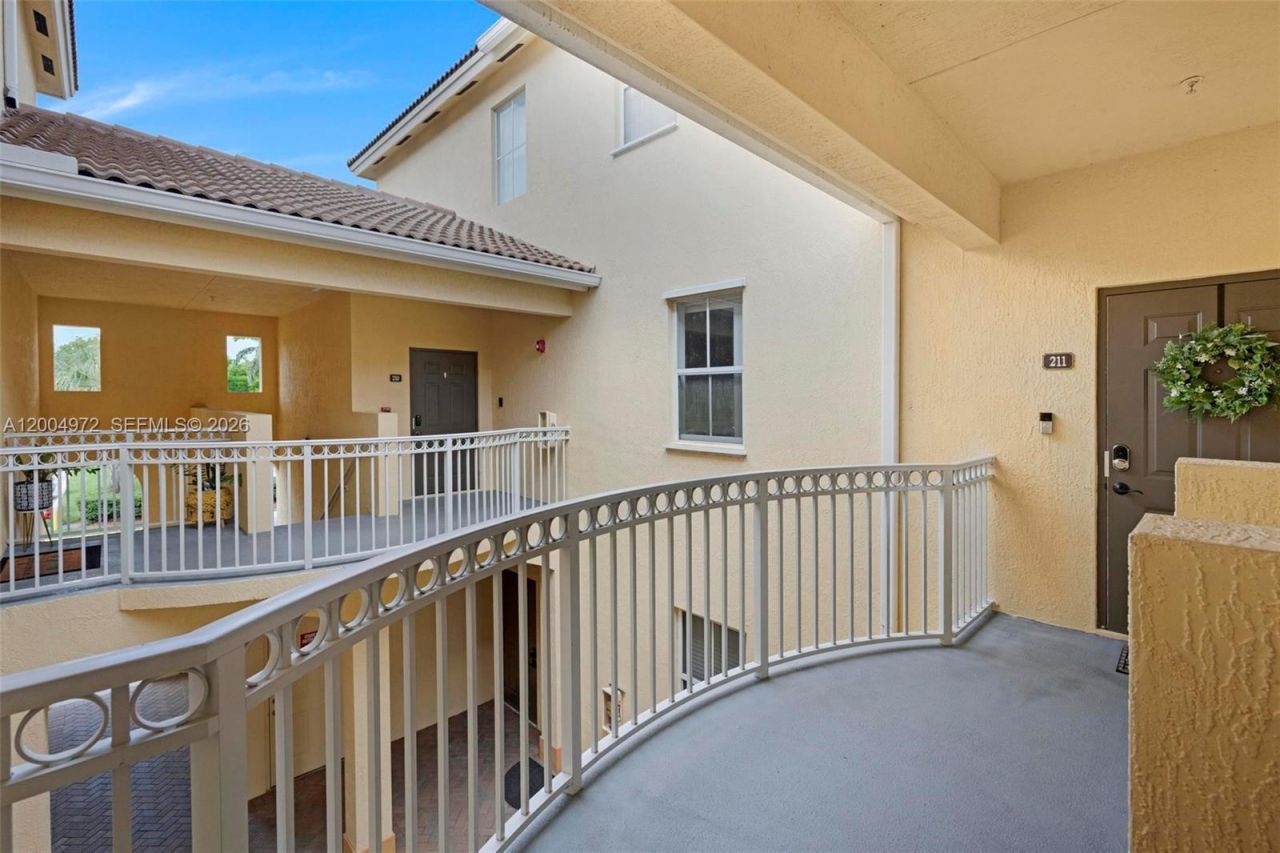 10012 NW 7th St, Unit 209, Miami, FL 33172 Photo