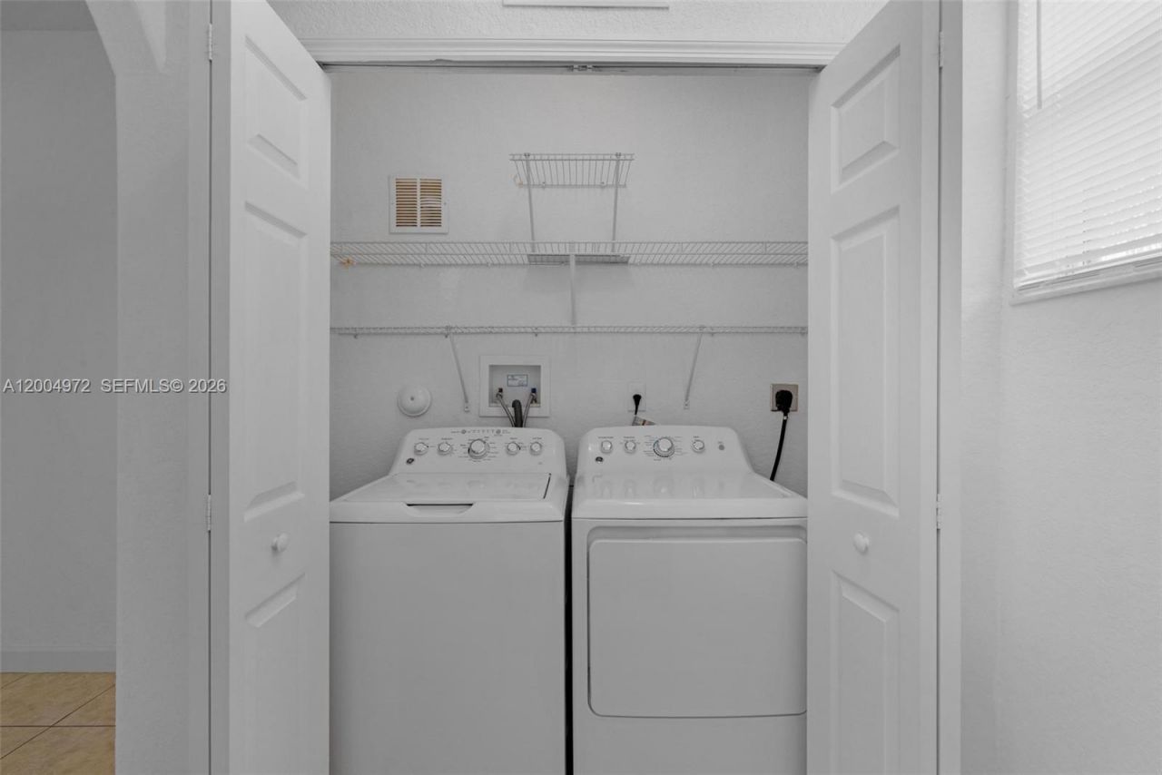 10012 NW 7th St , Unit 209, Miami, FL 33172 Photo
