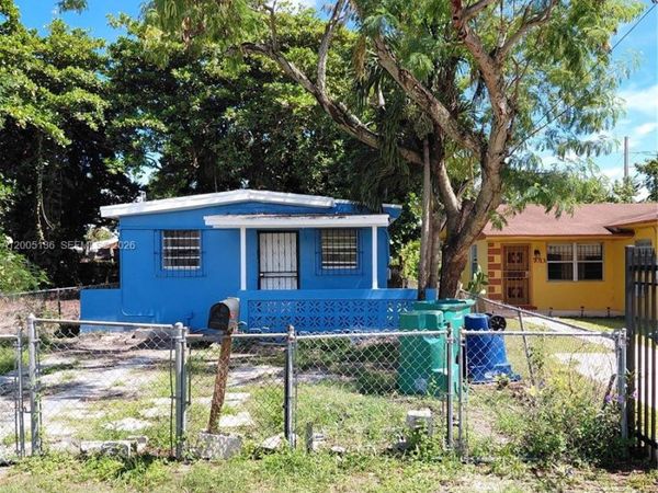 7051 NW 21st Ave , Miami, FL 33147