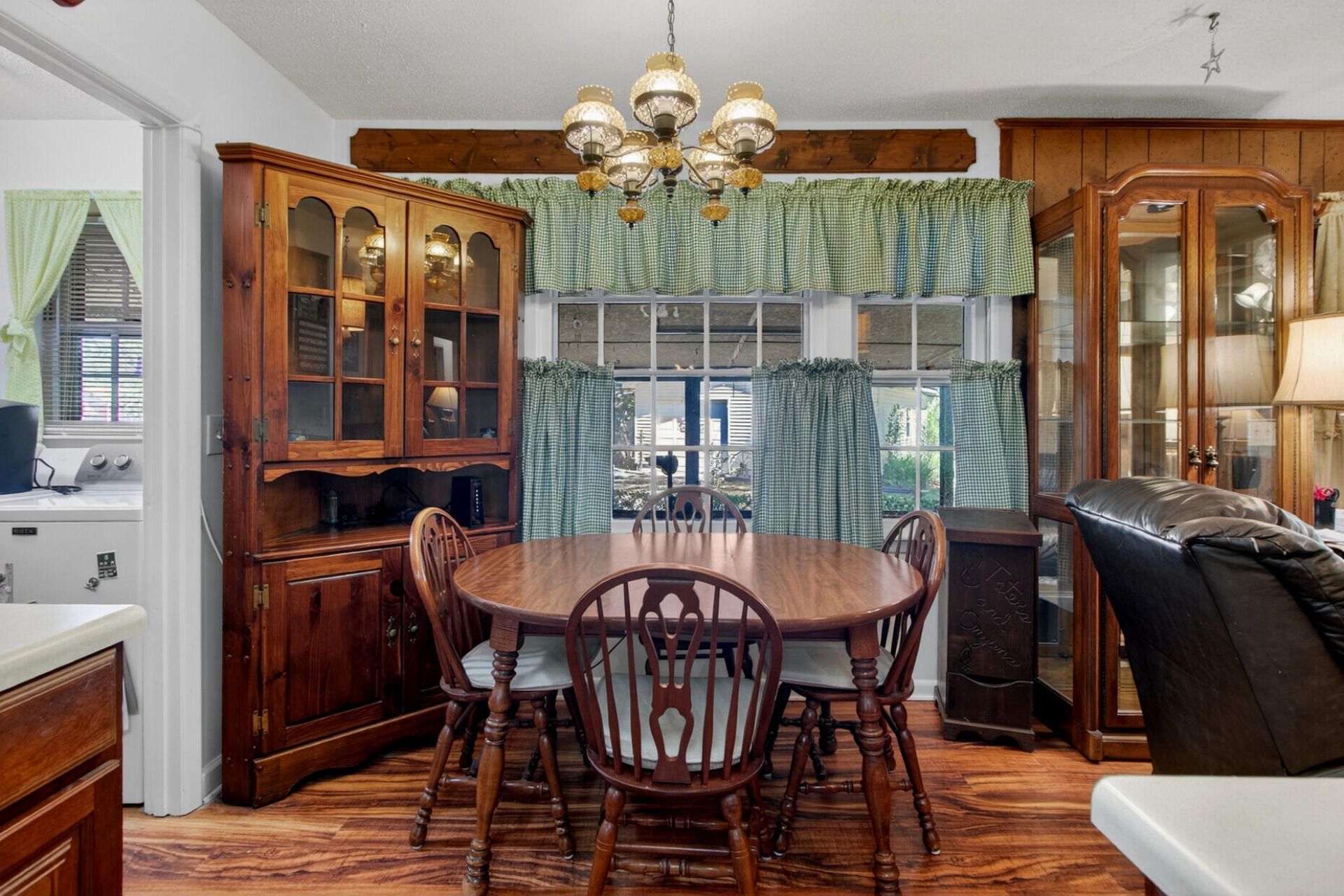 109 Two Wood Court Photo 12