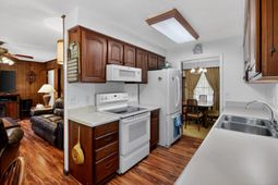 109 Two Wood Court photo 4