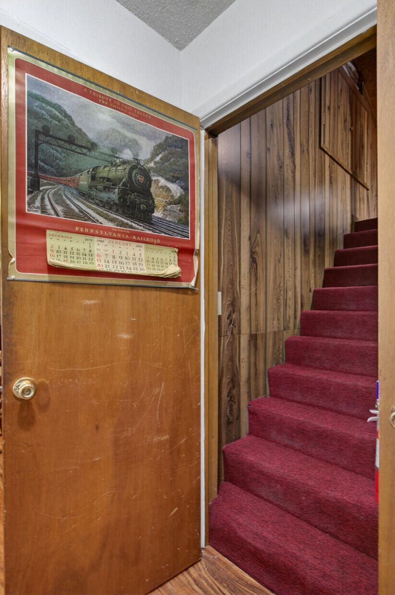 109 Two Wood Court Photo 28