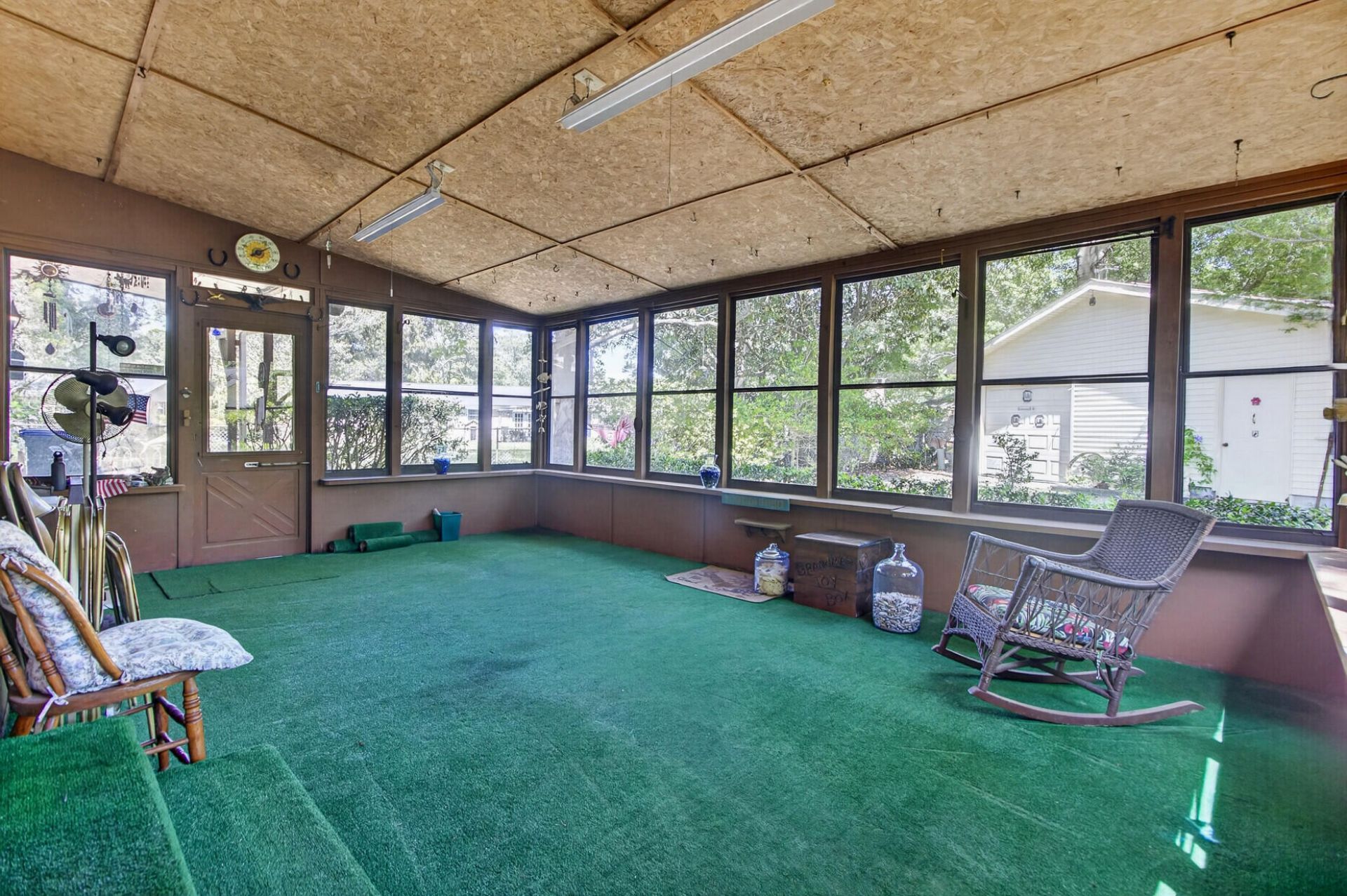 109 Two Wood Court Photo 31