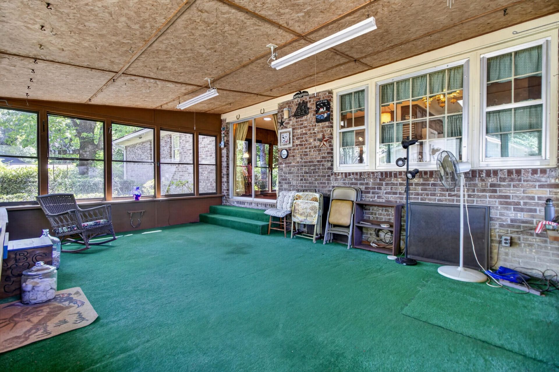 109 Two Wood Court Photo 32