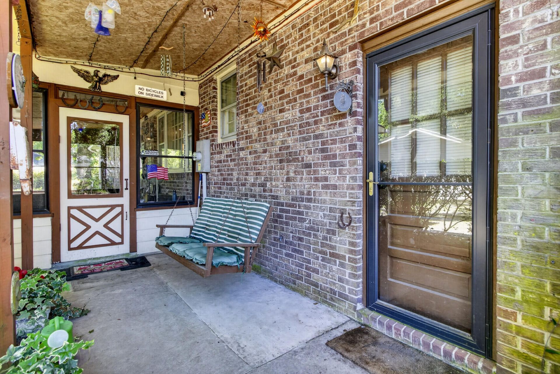 109 Two Wood Court Photo 33