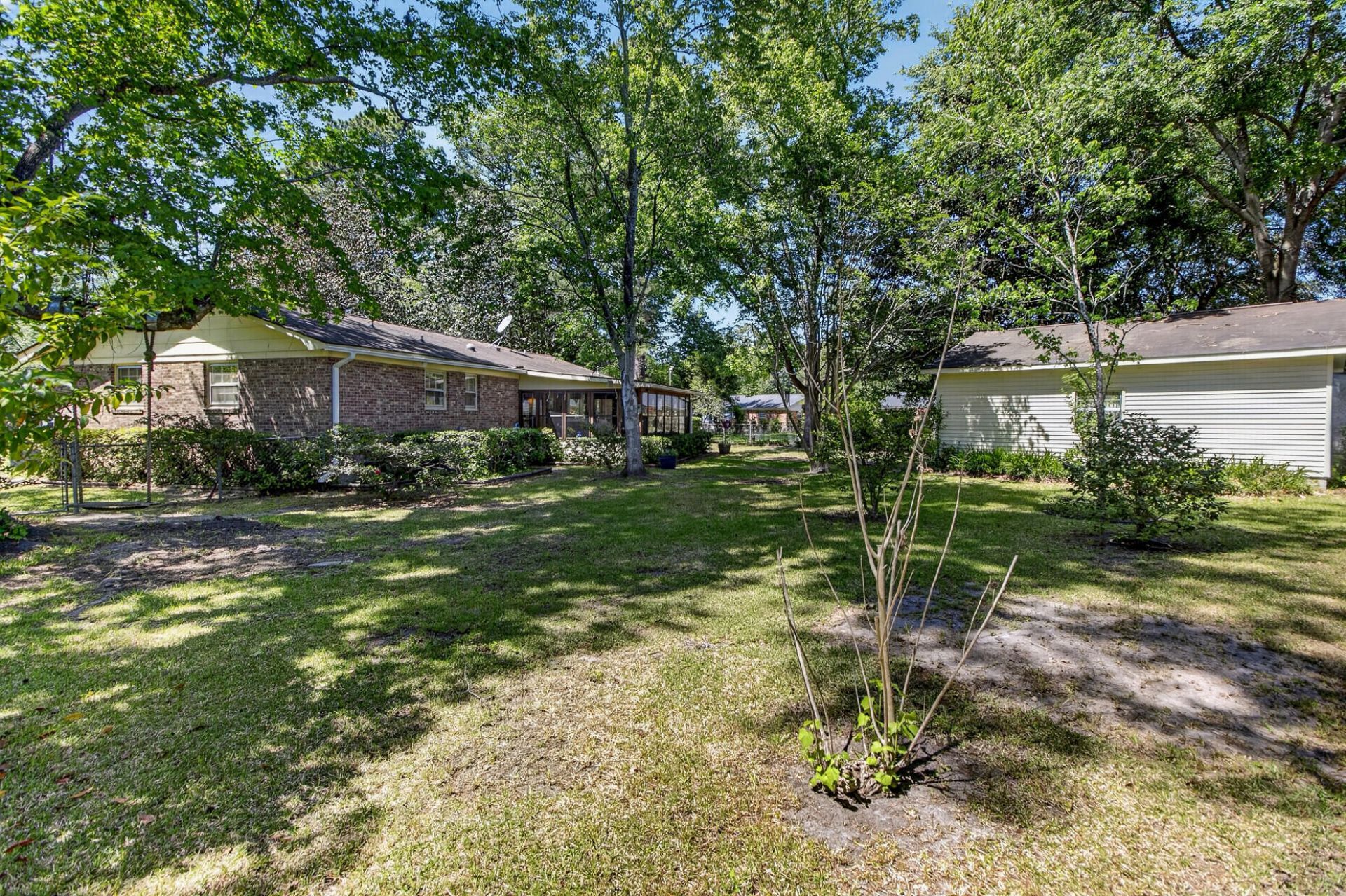 109 Two Wood Court Photo 36