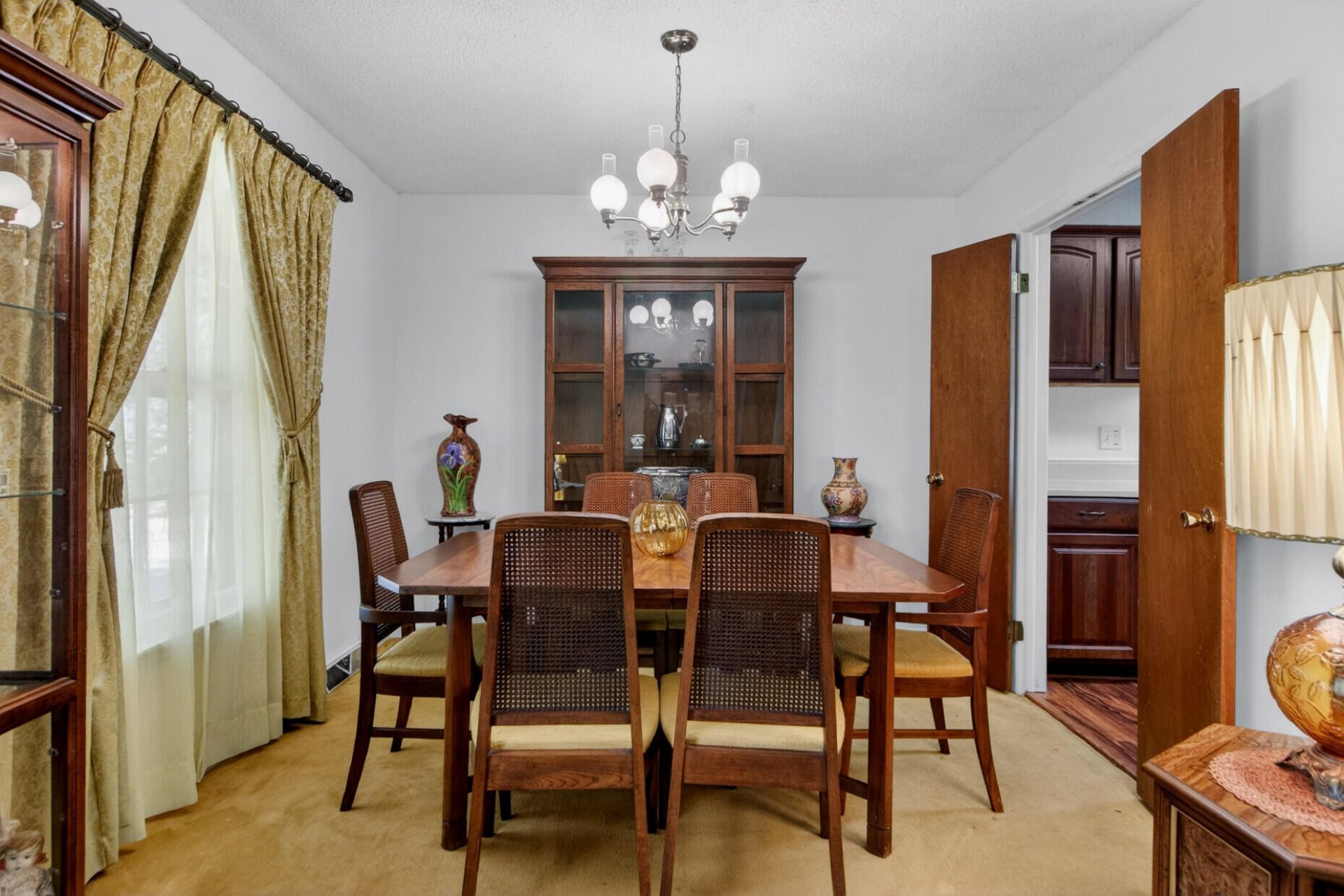 109 Two Wood Court Photo 7