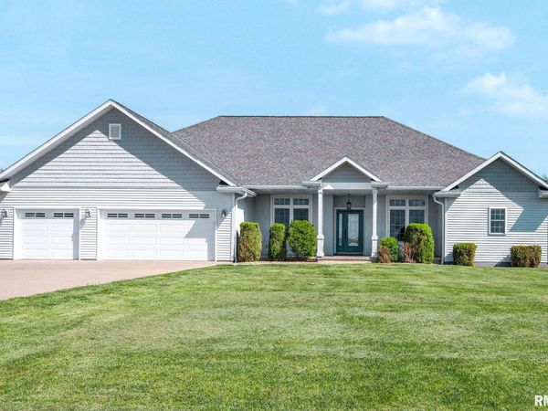 34460 N Peoria Line Road, Farmington, IL 61531