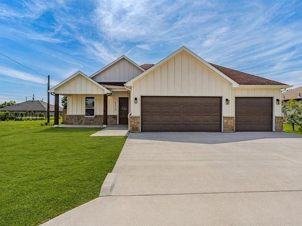 5519 Belaire Circle, Granbury, TX 76048