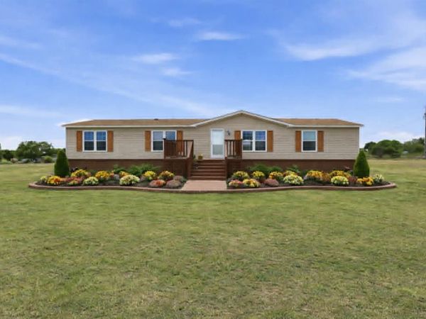 8621 Meadow Way Lane , Alvarado, TX 76009