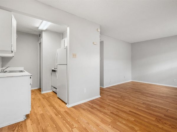 307 E 31 ST , Unit 206, Austin, TX 78705