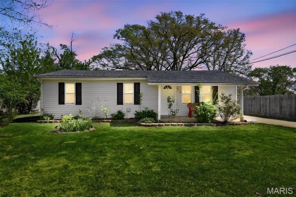 879 Twin Oak Drive , Hillsboro, MO 63050 Main Photo