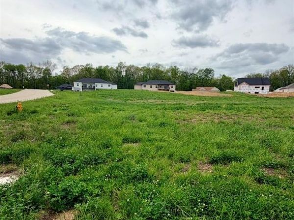 204 Summerfield Way , Cape Girardeau, MO 63701