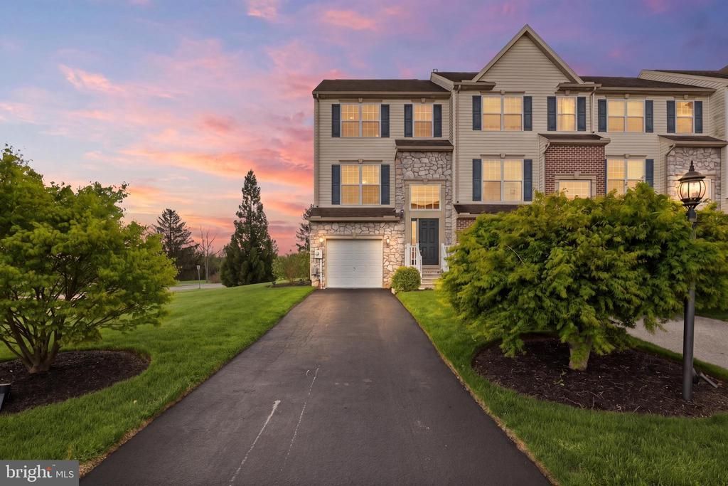 1200 KNOB RUN RUN , YORK, PA 17408